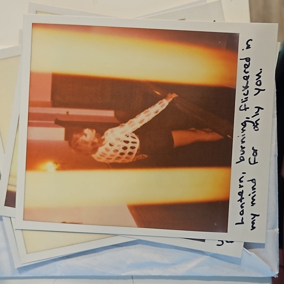 TSWIFT 1989 album polaroids + CD - Picture 9 of 15